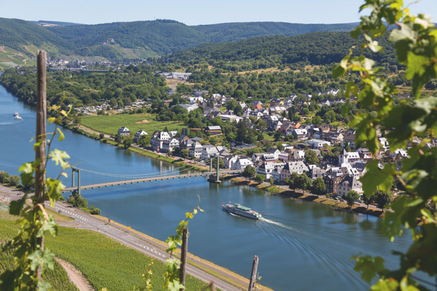 Moselhotel Sonnenuhr Hotel mit Moselblick in Bernkastel